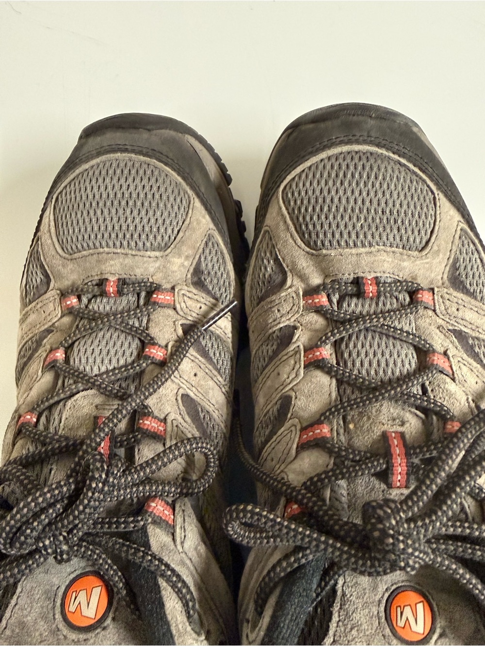 Merrell Men's Gray and Black Trail Sneakers with Red Accents - Picture 5 of 10